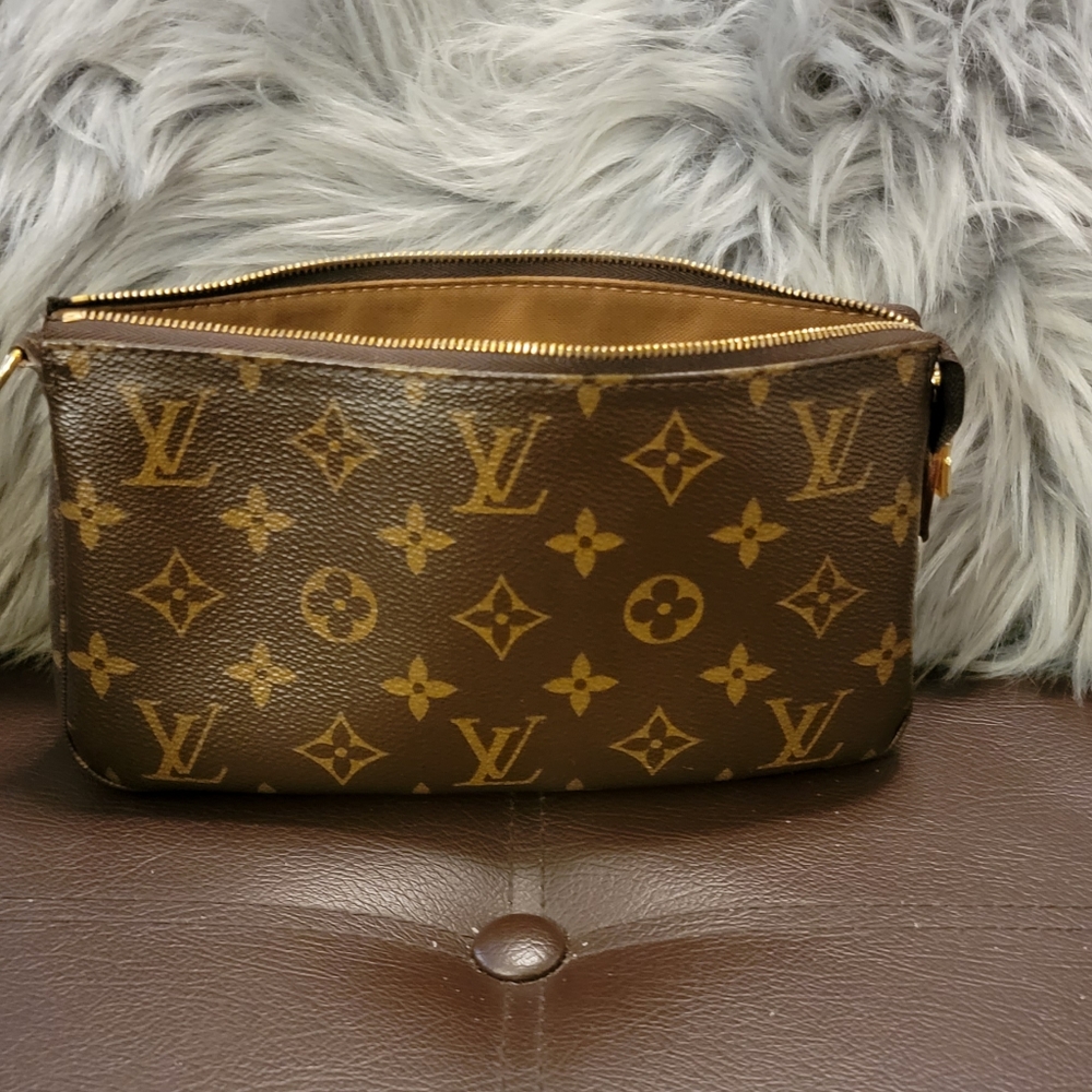 Authentic Louis Vuitton Pochette Accessoires NM